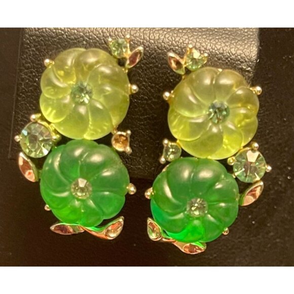 Vintage Lisner Molded Glass Shades Of Green Floral Clip-On Earrings - Picture 7 of 12